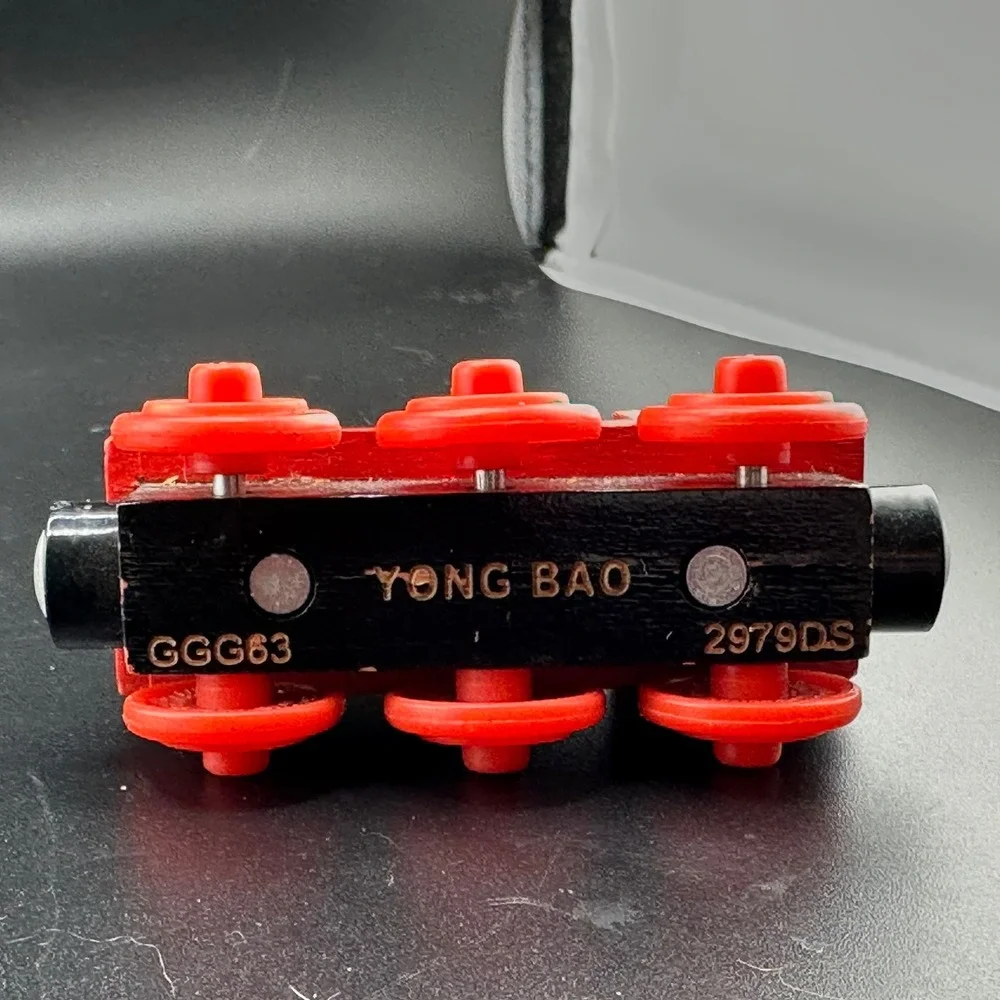 Thomas & Friends Wood Yong Bao Wooden‎ Railway Engine Mattel Red Train 2012